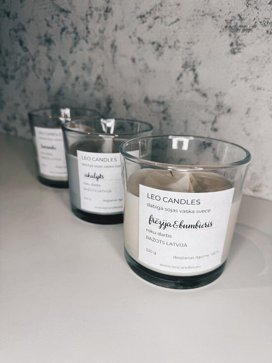 Sojas vaska svece stikla traukā