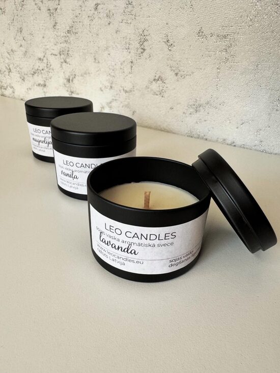 Sojas vaska svece melnā bundžiņā